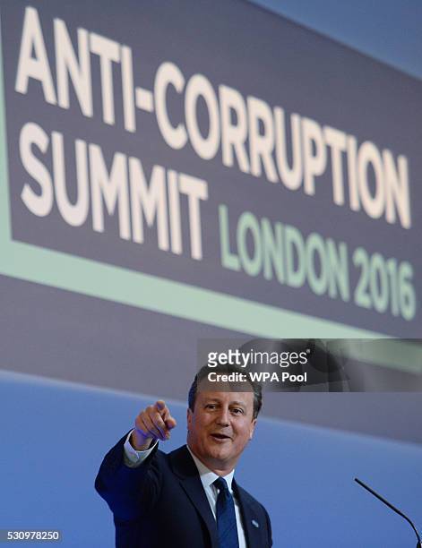 Prime Minister David Cameron speaks during the final session at the international anti-corruption summit on May 12, 2016 in London, England. Leaders...