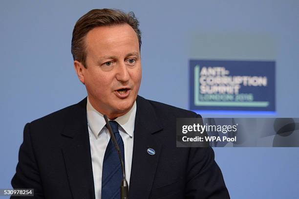 Prime Minister David Cameron speaks during the final session at the international anti-corruption summit on May 12, 2016 in London, England. Leaders...