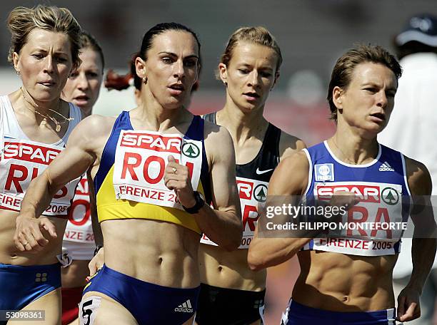 Romanian Maria Cioncan leads Russian Sveltana Klyuka, , German Monika Gradzki and French Elisabeth Grousselle to win the women 800 meters during the...