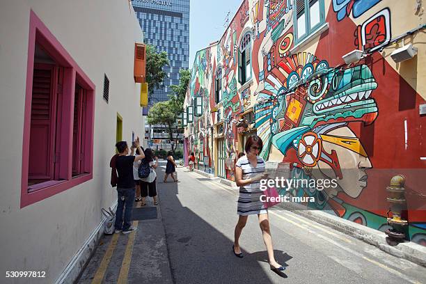 haji lane singapur - singapore grafite stock-fotos und bilder