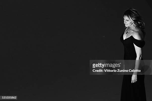 Actress Julia Roberts attends the 'Money Monster' premiere during the 69th annual Cannes Film Festival at the Palais des Festivals on May 12, 2016 in...
