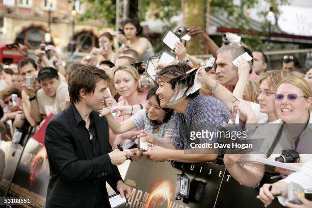 Actor Tom Cruise arrives for the UK premiere of his new blockbuster "War Of The Worlds" at the Odeon Leicester Square on June 19, 2005 in London,...