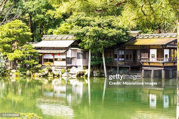 kenrokuen gardens in kanazawa, japan - kanazawa stock pictures, royalty-free photos & images