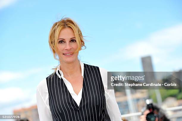 Julia Roberts attends the "Money Monster" photocall during the 69th annual Cannes Film Festival at the Palais des Festivals on May 12, 2016 in...