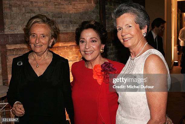 Bernadette Chirac, Teresa Berganza and Aneymone Giscard d'Estaing attend a private dinner where Teresa Berganza will be giving a recital, at the...