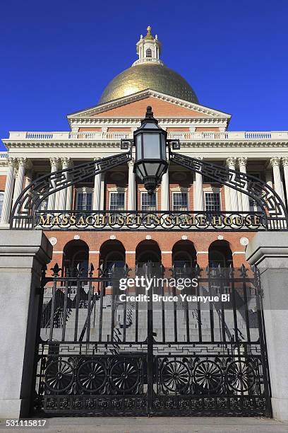 massachusetts state house - massachusetts state capitol stock pictures, royalty-free photos & images