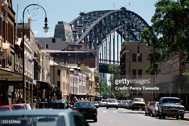 sydney harbour bridge seen from street - 2000 car stock pictures, royalty-free photos & images