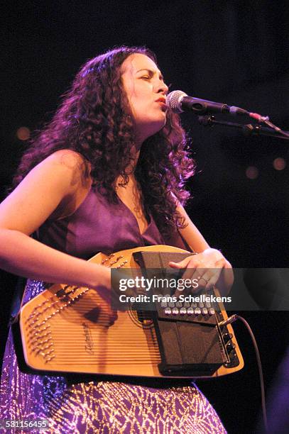 Grey DeLisle, vocal and autoharp, performs at the Melkweg on October 5th 2003 in Amsterdam, the Netherlands.