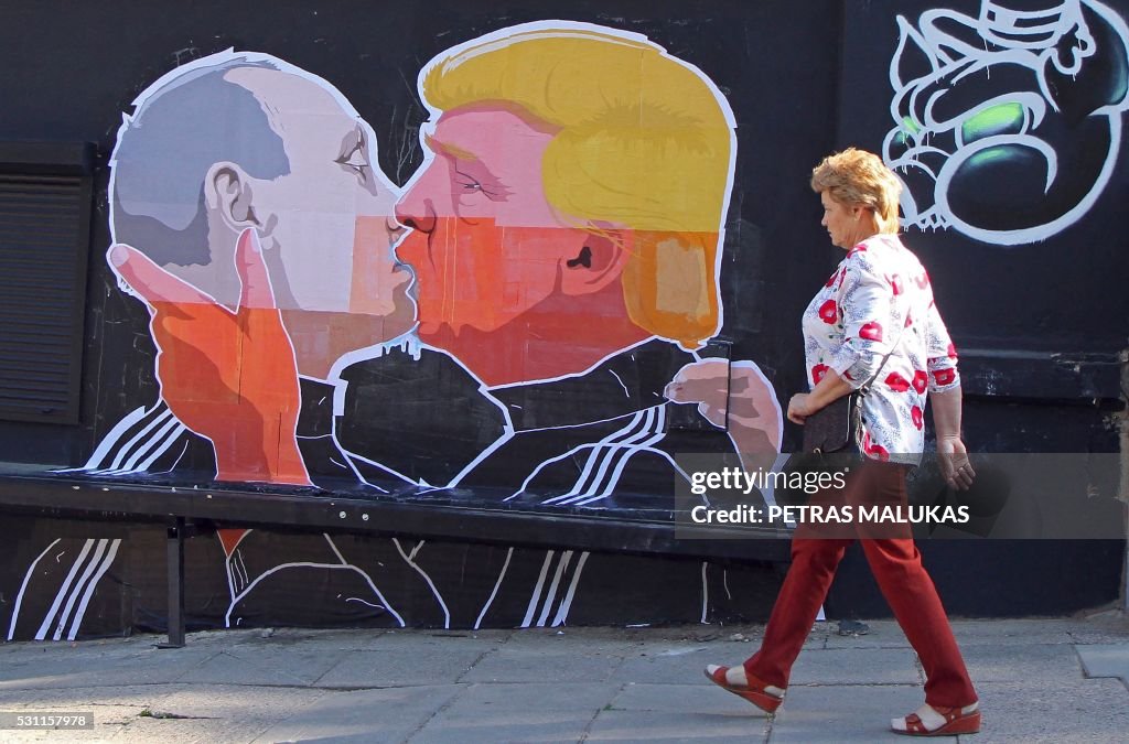 LITHUANIA-US-MURAL-TRUMP-PUTIN