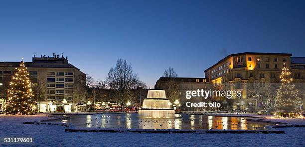 wiesbaden, wilhelmstrasse and bowling green at dusk - wiesbaden stock pictures, royalty-free photos & images