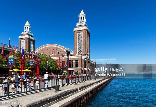 usa, illinois, chicago, navy pier at lake michigan - navy pier stock-fotos und bilder