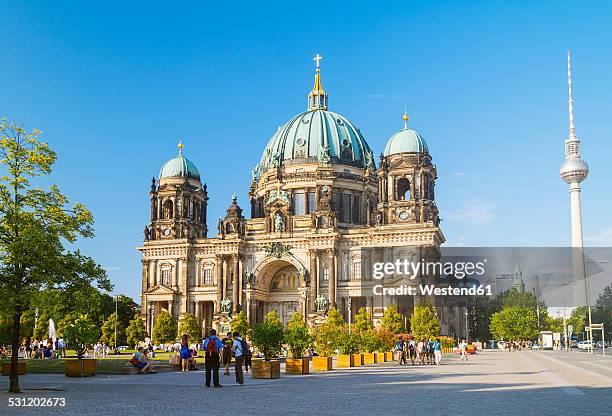 germany, berlin, view to berlin cathedral and television tower - dom stock pictures, royalty-free photos & images