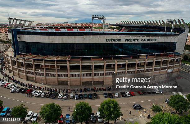 Atletico de Madrid fans queue up to purchase a ticket for the UEFA Champions League Final between Club Atletico de Madrid and Real Madrid CF at...