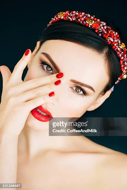 young beautiful woman - diadem stockfoto's en -beelden