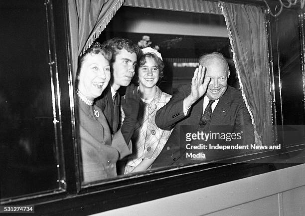 President & Mrs Eisenhower with Grandchildren Barbara Anne & David, R3329 . .