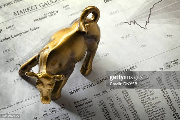 wall street bull - topnews stock pictures, royalty-free photos & images