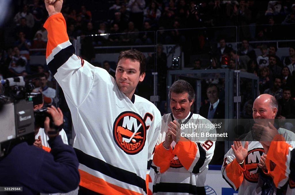 Linden salutes crowd
