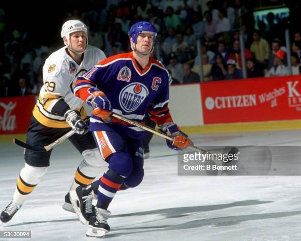 Mark Messier of the Edmonton Oilers skates on the ice against the Boston Bruins during the 1990 Stanley Cup Finals in May, 1990 at the Boston Garden...
