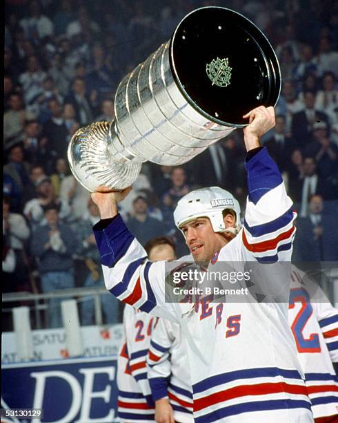 Messier Rangers Stanley Cup Photos and Premium High Res Pictures ...