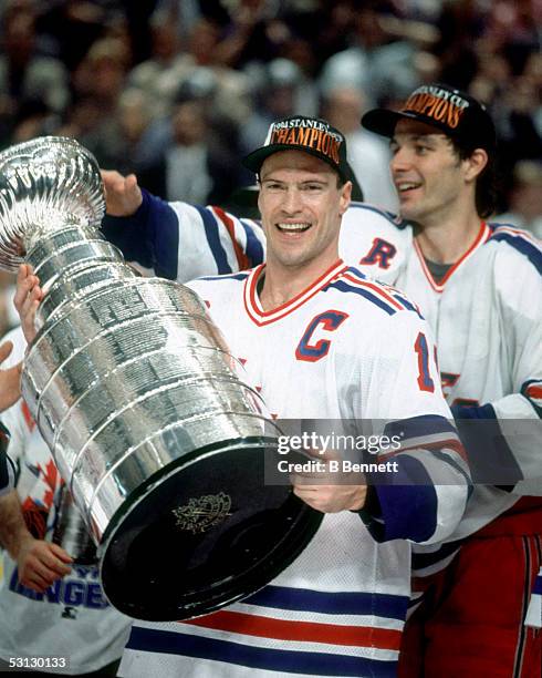 Mark Messier 1993-94 Stanley Cup celebration.