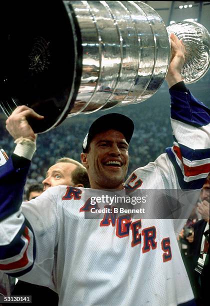 Messier Rangers Stanley Cup Photos and Premium High Res Pictures ...