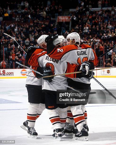 Mike Recchi 768 Mark Recchi Flyers Stock Photos, High-Res Pictures, and Images ...