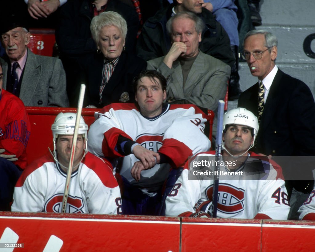Patrick Roy takes himself out of the game...