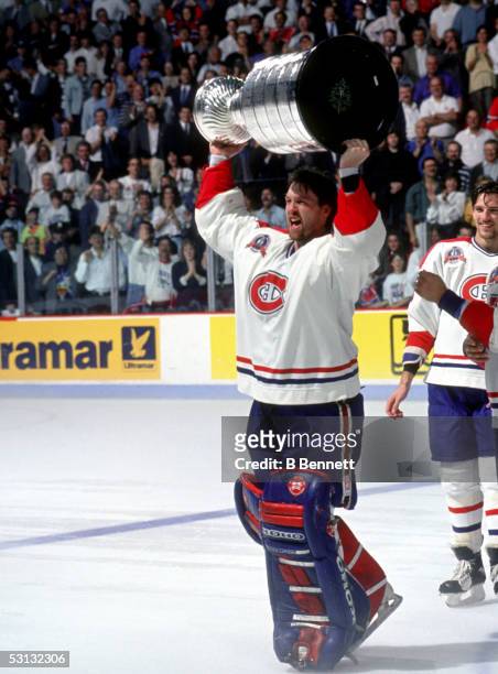 Patrick Roy raises the cup, 1993 Stanley Cup.