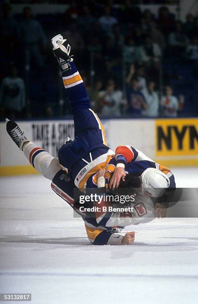 95 Brendan Shanahan Blues Stock Photos, High-Res Pictures, and Images -  Getty Images