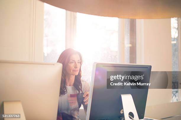 modern office shoot - international women day stock-fotos und bilder