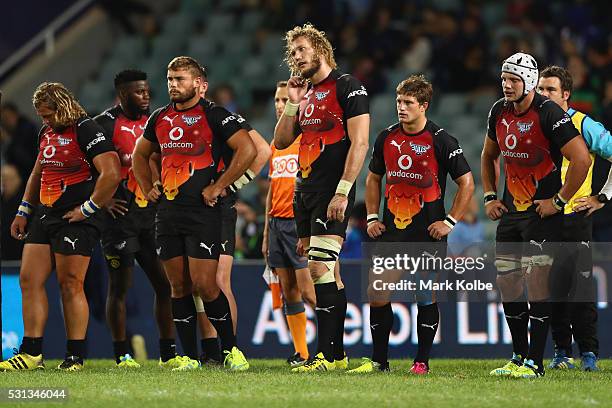 The Bulls look dejected during the round 12 Super Rugby match between the Waratahs and the Bulls at Allianz Stadium on May 14, 2016 in Sydney,...