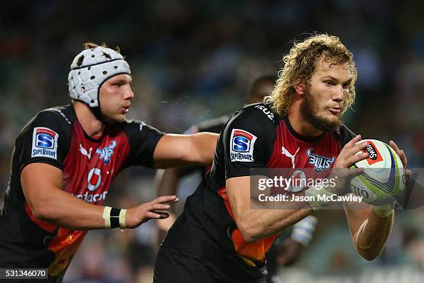 Snyman of the Bulls catches the ball during the round 12 Super Rugby match between the Waratahs and the Bulls at Allianz Stadium on May 14, 2016 in...