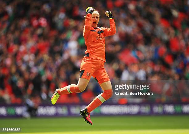 Goalkeeper Sari van Veenendaal of Arsenal celebrates as Danielle Carter of Arsenal scores their first goal during the SSE Women's FA Cup Final...