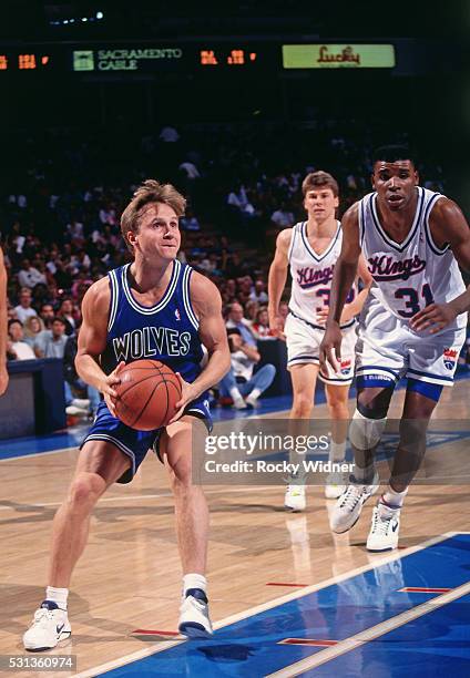 Scott Brooks of the Minnesota Timberwolves drives to the basket during a game against the Sacramento Kings circa 1992 at Arco Arena in Sacramento,...