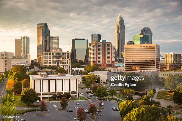 horizonte de la ciudad de charlotte, carolina del norte, ee. uu. - north carolina fotografías e imágenes de stock