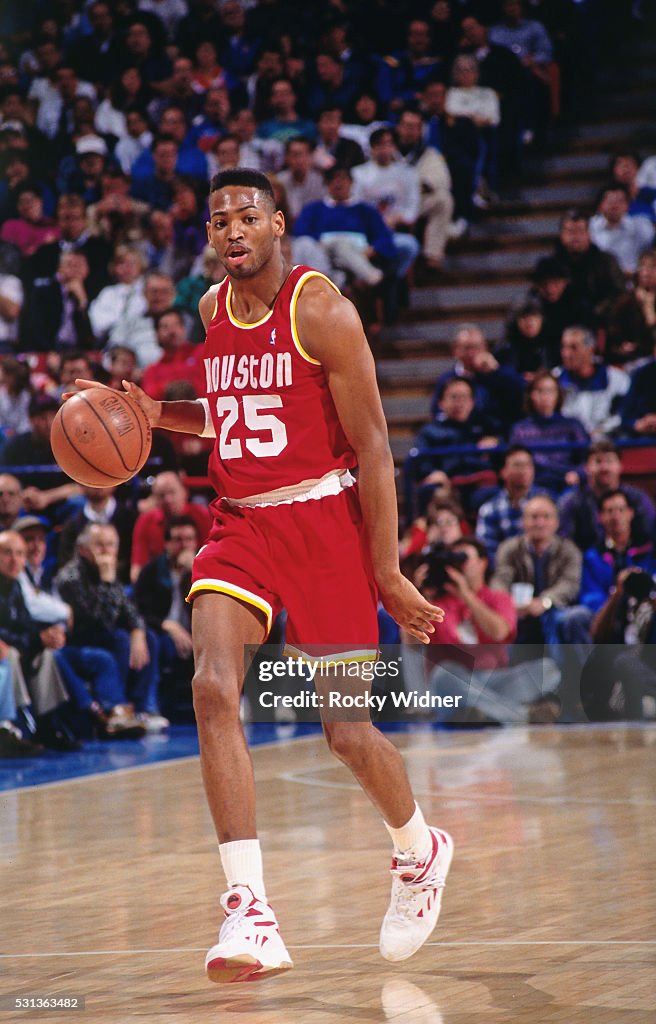 Houson Rockets Robert Robert Horry of the Houston Rockets dribbles the ball during a game ...