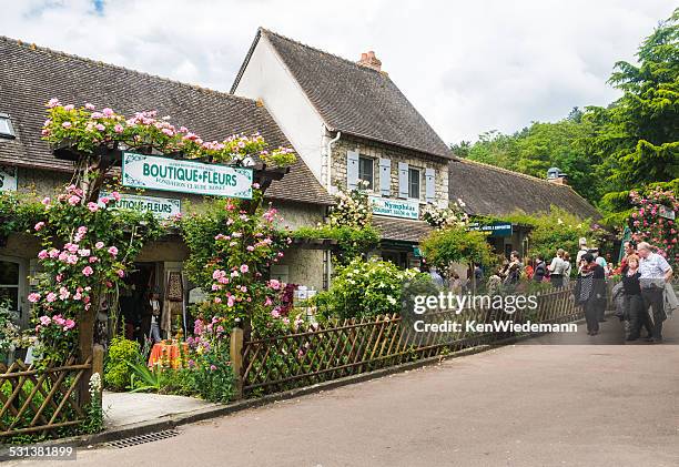 boutique and restaurant at giverny - giverny stock pictures, royalty-free photos & images