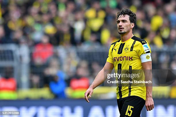 Mats Hummels of Dortmund reacts while leaving the pitch after the Bundesliga match between Borussia Dortmund and 1. FC Koeln at Signal Iduna Park on...