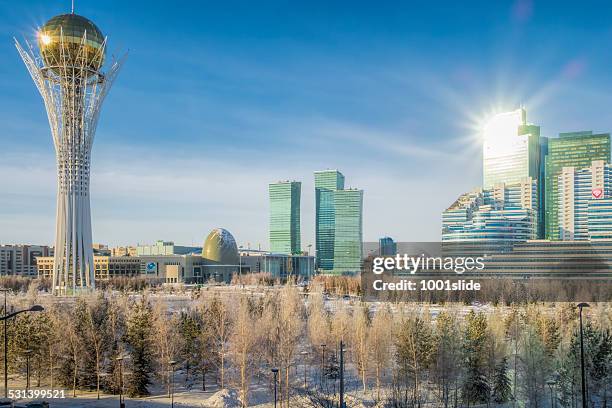 cazaquistão astana e bayterek - astana imagens e fotografias de stock