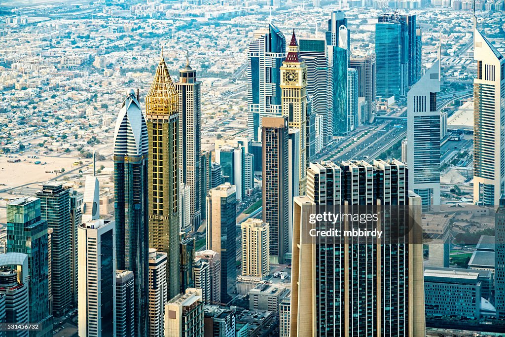 Moderne Wolkenkratzer in der Innenstadt von Dubai, Vereinigte Arabische Emirate