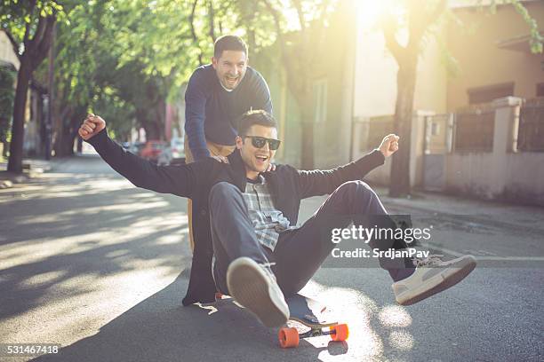 wooohooooooo! - chaussures grises photos et images de collection