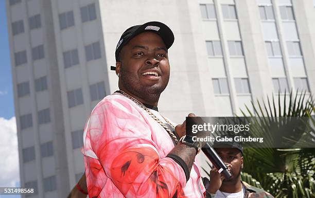 Rapper Sean Kingston performs at Sky Beach Club at the Tropicana Las Vegas on May 14, 2016 in Las Vegas, Nevada.