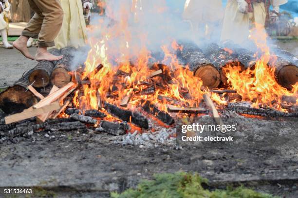firewalking - firewalking stock pictures, royalty-free photos & images