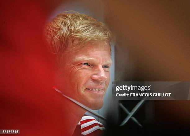 German goalkeeper Oliver Kahn gives a press conference, 27 June 2005 at the Leipzig railway station, two days before the Confederations cup 3rd place...