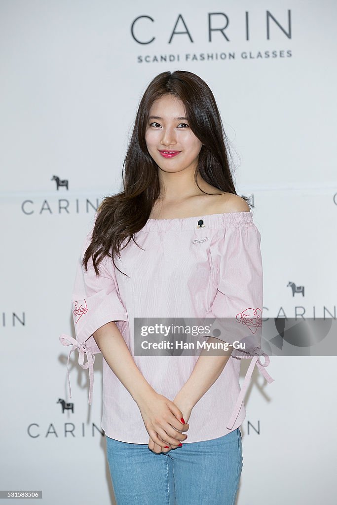 Suzy Of Miss A Autograph Session For CARIN