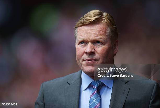 Ronald Koeman the manager of Southampton looks on during the Barclays Premier League match between Southampton and Crystal Palace at St Mary's...