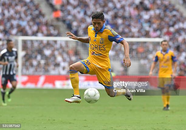 Javier Aquino of Tigres controls the ball during the quarter finals second leg match between Monterrey and Tigres UANL as part of the Clausura 2016...