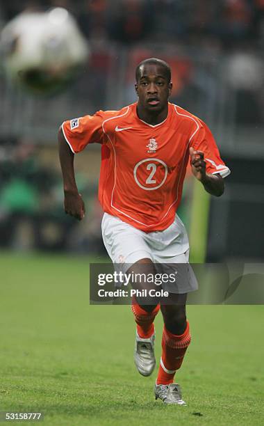 Dwight Tiendalli of Netherlands in action during the FIFA World Youth Championship match between the Netherlands and Japan held at the Parkstad...