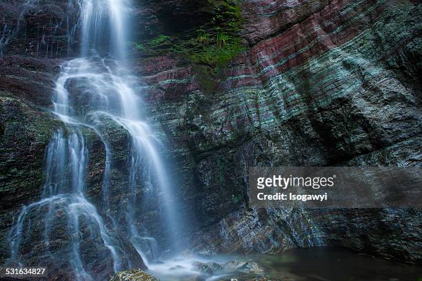 waterfalls with banded appearance - isogawyi foto e immagini stock