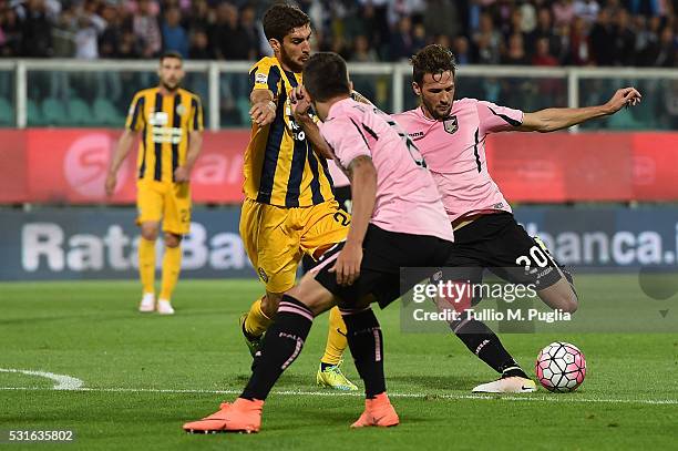 Franco Vazquez of Palermo scores the opening goal during the Serie A match between US Citta di Palermo and Hellas Verona FC at Stadio Renzo Barbera...